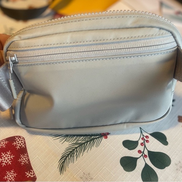Lululemon belt bag - Picture 2 of 5